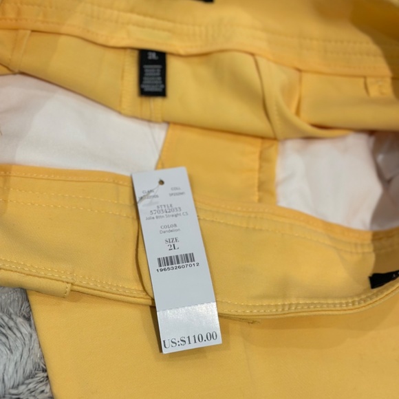 Jolie Button straight Lightweight Comfort Stretch Pant - Picture 3 of 4